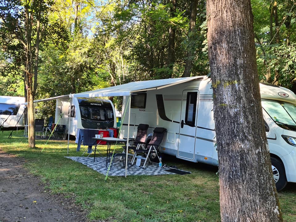 emplacement-tente-caravane-camping-car-camping-ardeche-1