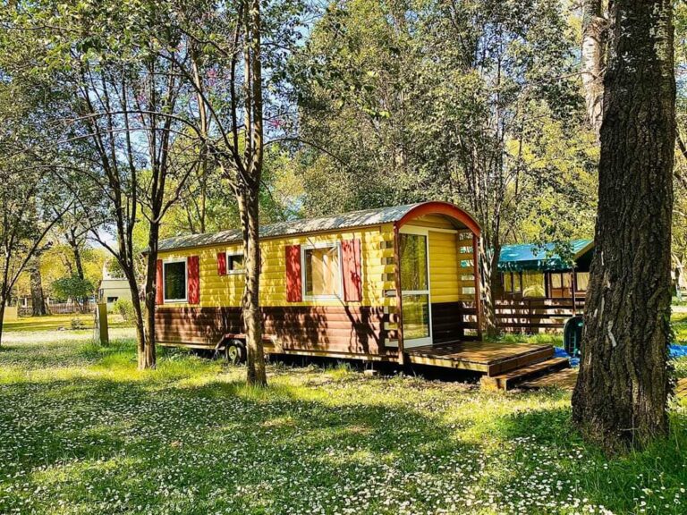 roulotte-camping-du-lion-ardeche